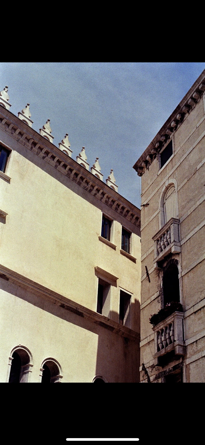venice shot on Fujifilm FujiColor C200 with a Leica R6, by kevin nick