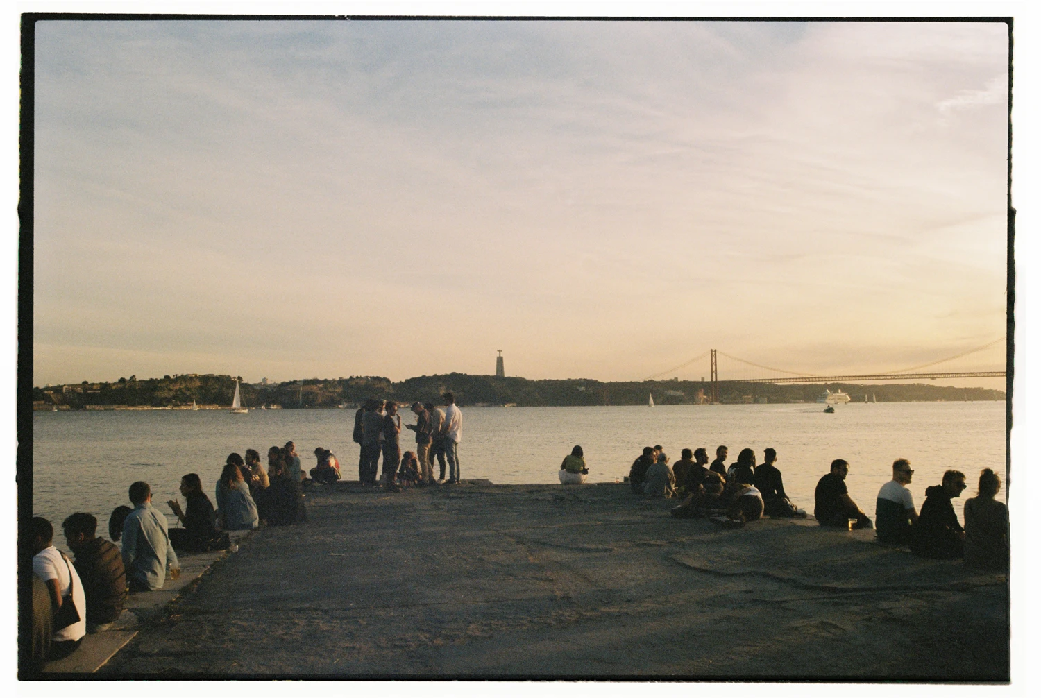 Film photo shot on Kodak Gold 200 with a Minolta Maxxum 3000i, developed at Carmencita, by Beatriz