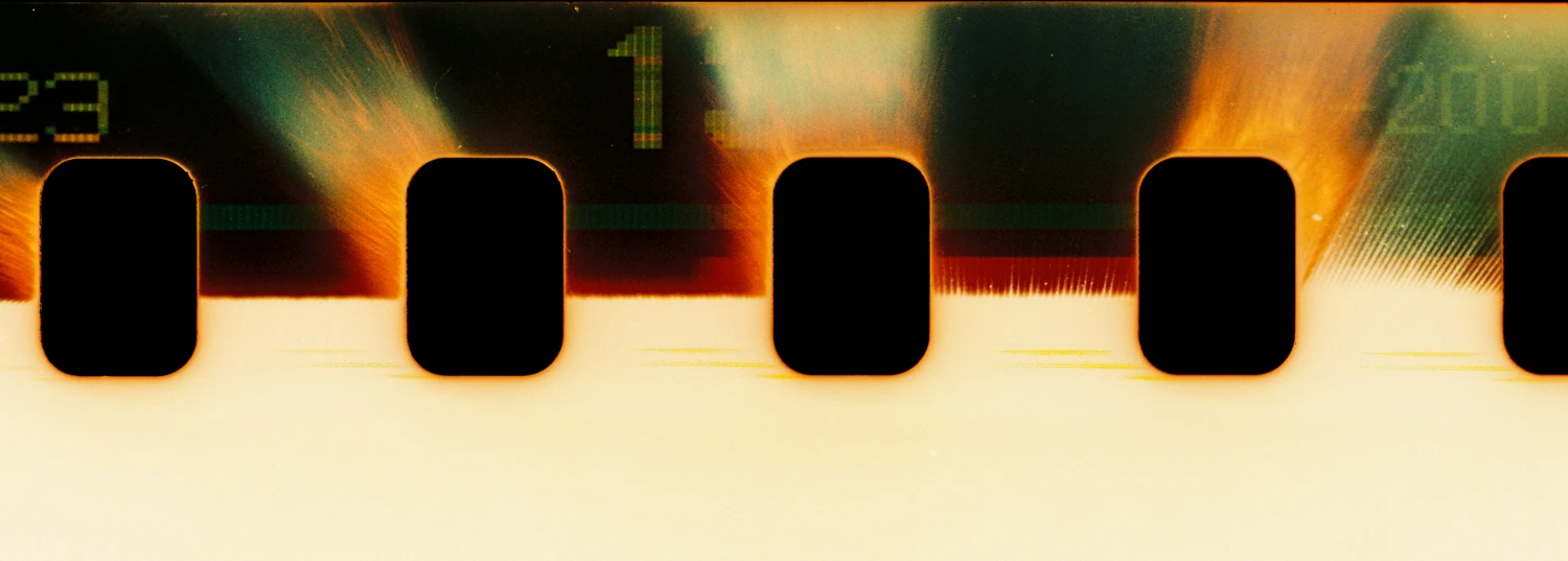 Supernova Sprocketholes shot on Fujifilm Superia 200 with a Voigtländer Bessa R2M, by Kristof