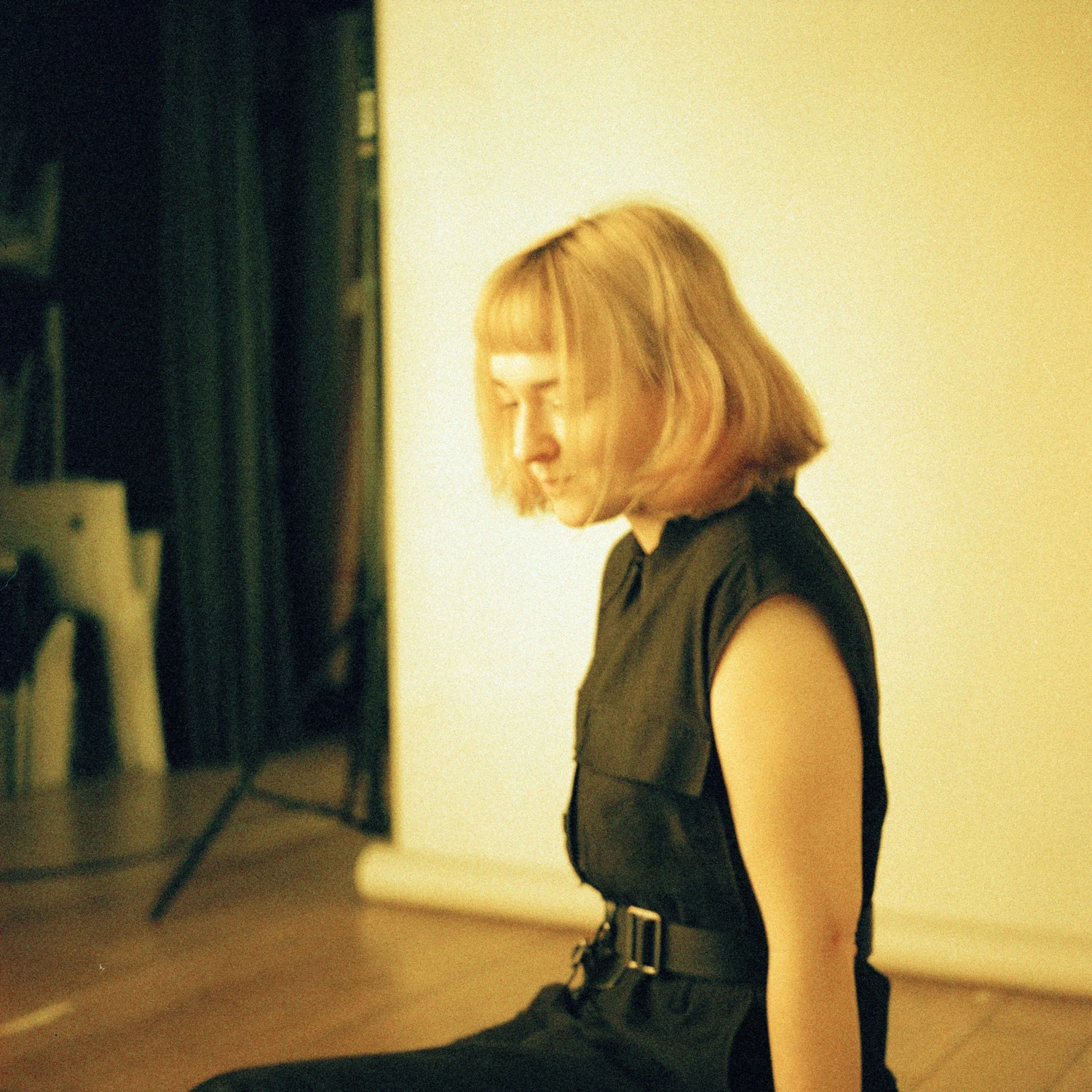 On set shot on Rollei Crossbird 200 with a Rolleiflex Baby 4x4, by Dinography