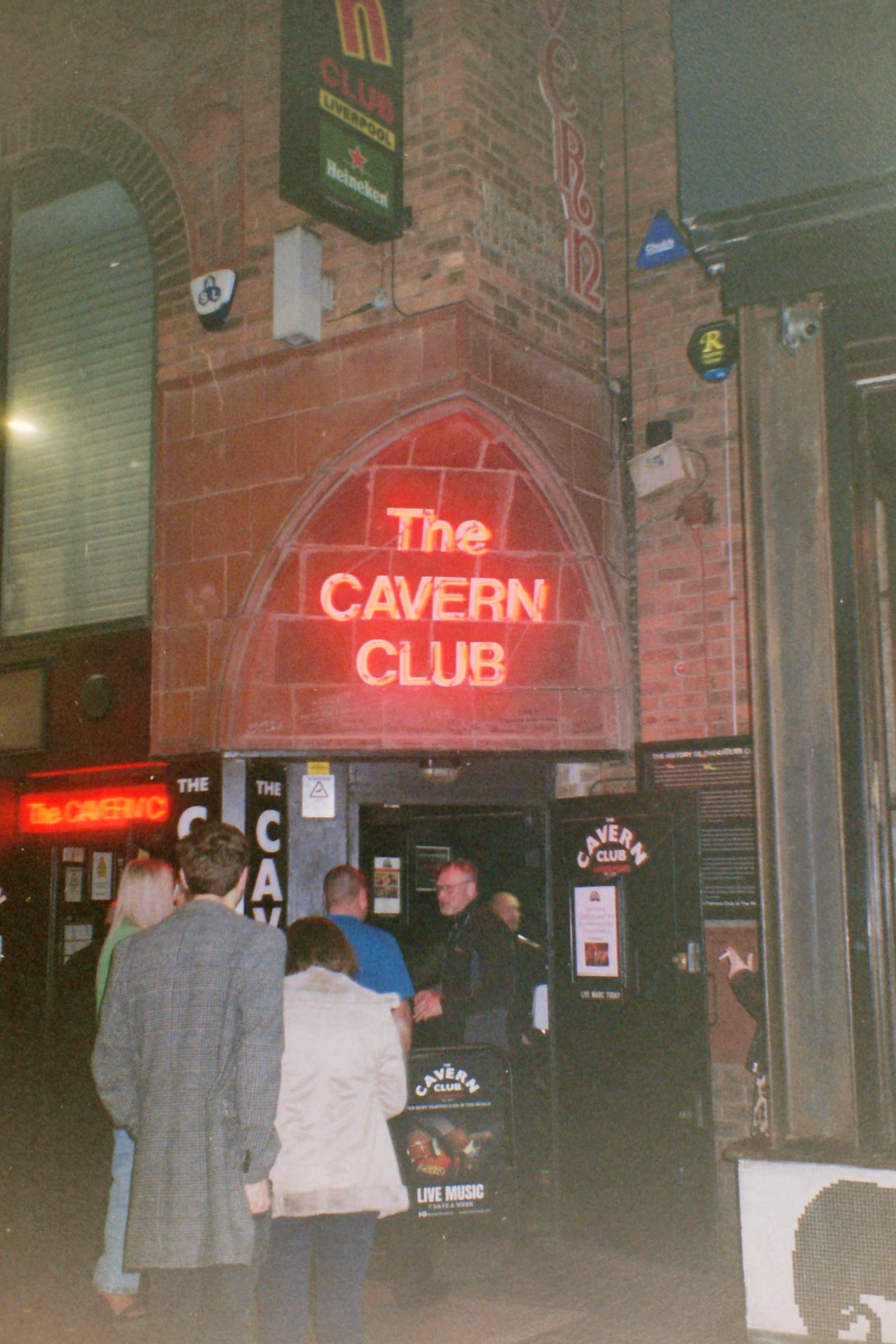 liverpool shot on Fujifilm Superia X-TRA 400 with a Pentax Espio 738, by filmbysimao