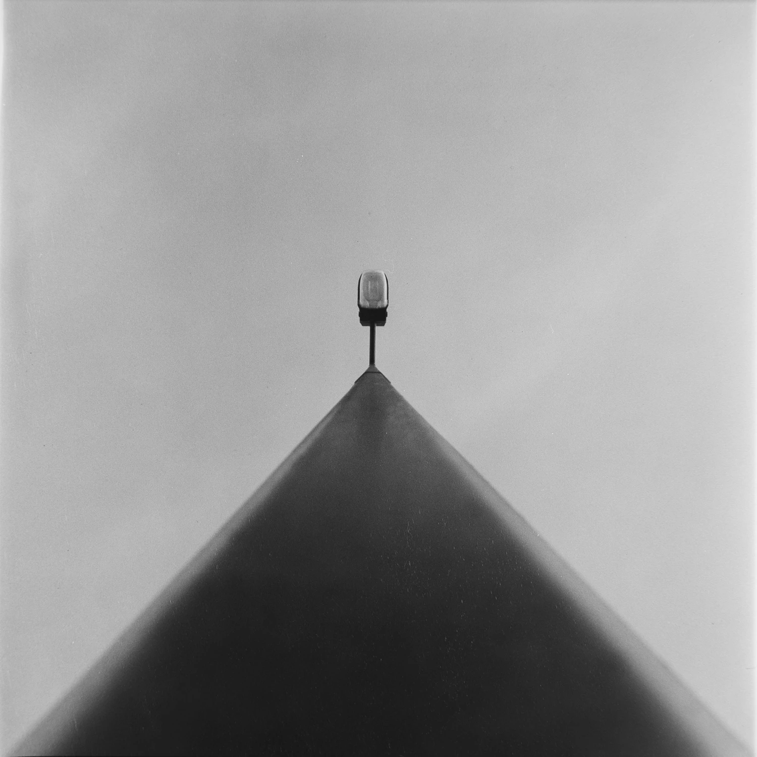 Following the light shot on Foma Fomapan 100 Classic with a Kodak duaflex II, by Filmlovephotography