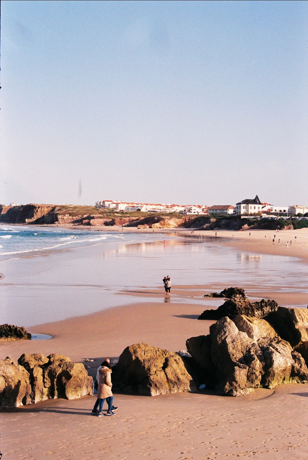 Baleal Beach shot on Fujifilm FujiColor C200 with a Porst CR-1, by Ricardo Ferreira
