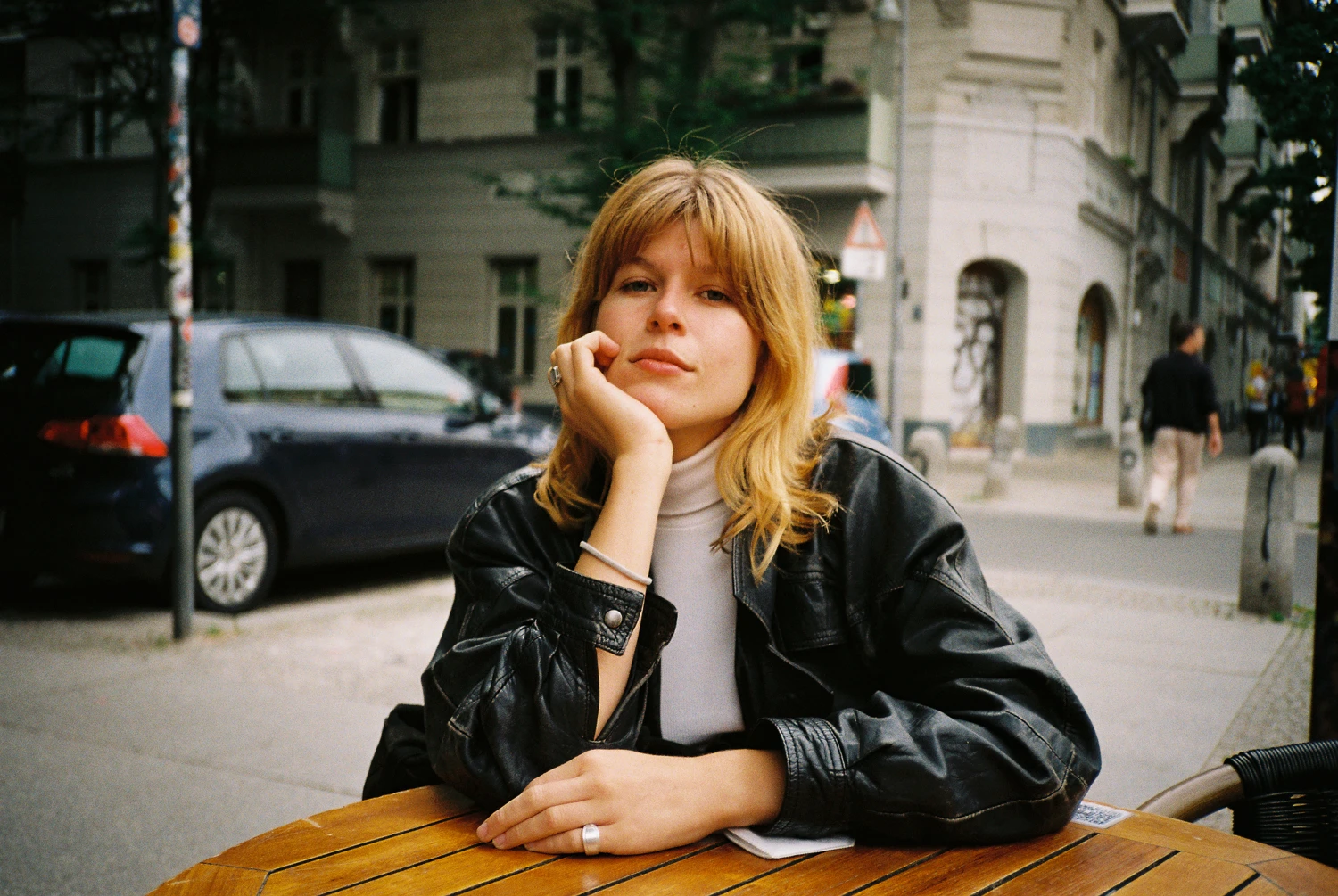 Mariam, Prenzlauer Berg. August 2021. shot on Kodak Portra 400 with a Ricoh TF-900, by lowflyingchronicles