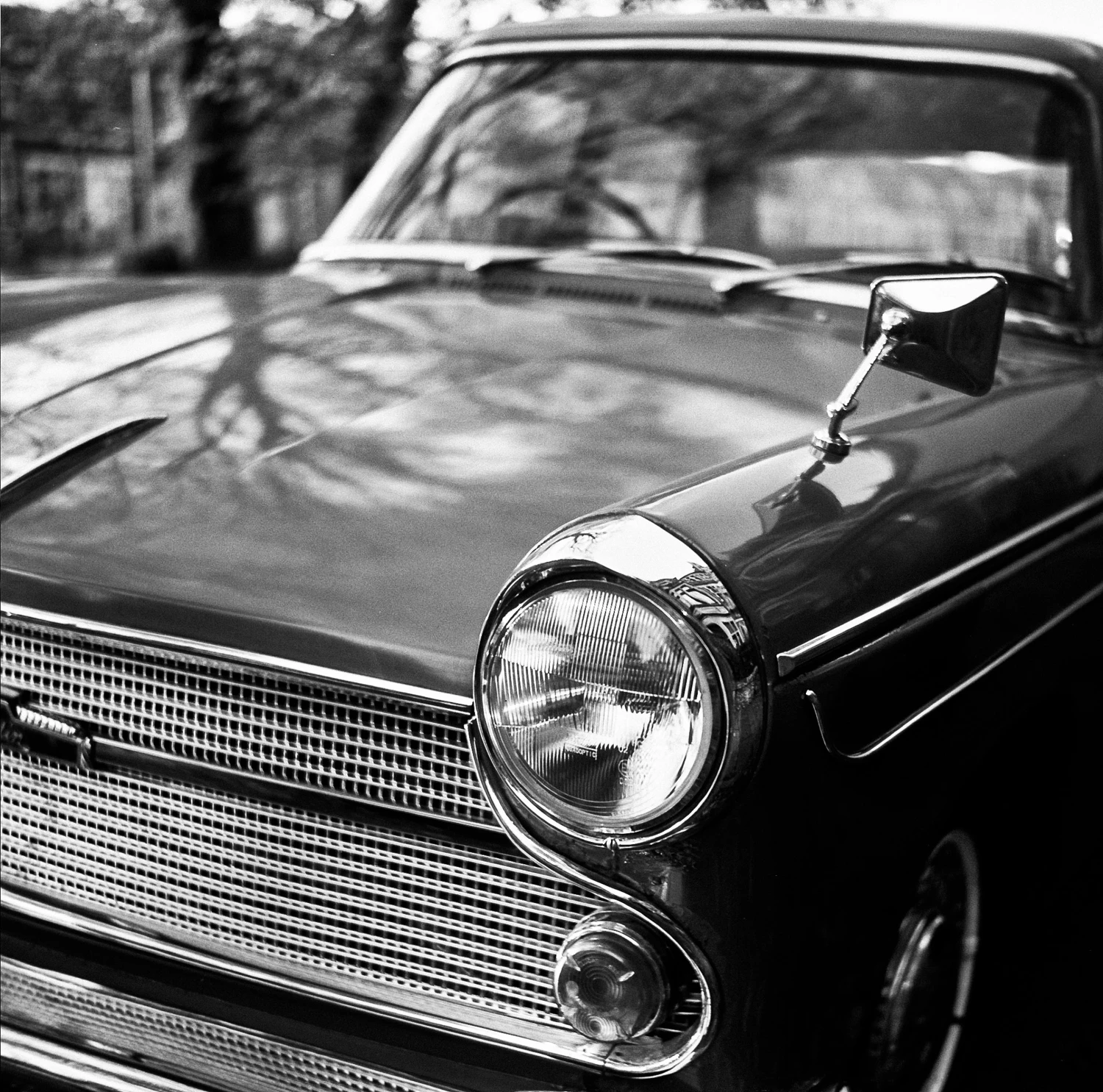 Classic Gleam shot on Lomography Potsdam Kino BW 100 with a Zeiss Super Ikonta III, developed at Richard Photo Lab, by Richard Vialet, ASC