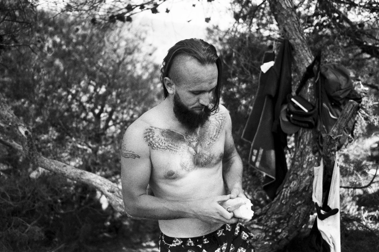 Lake sandwich shot on Ilford Kentmere Pan 400 with a Voigtländer Bessa, by Miguel Caviedes Cea