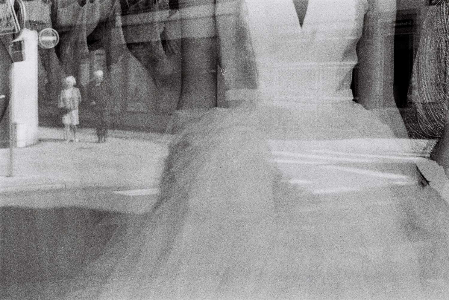 Film photo shot on Street Candy Film ATM 400 with a Nikon F2, by Thur